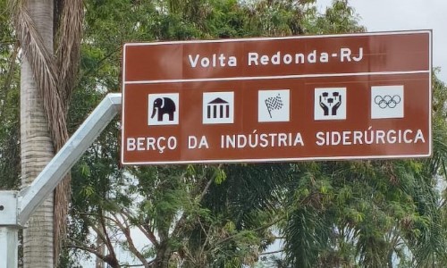 Volta Redonda inicia implantação de placas de sinalização turística